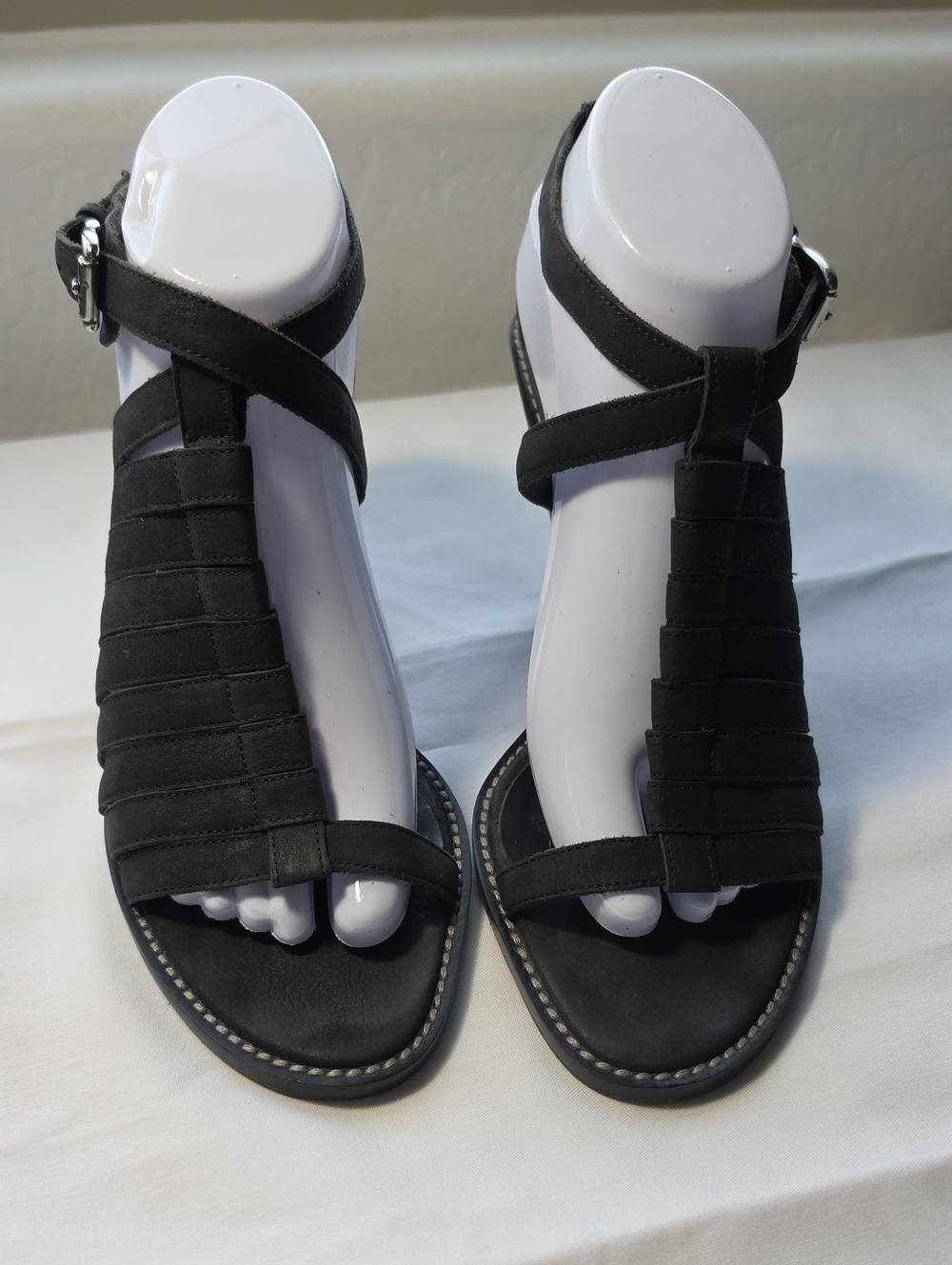 Donald J Pliner Denna Leather Suede Chunky Black Sandal Heels Cross Front Size 9